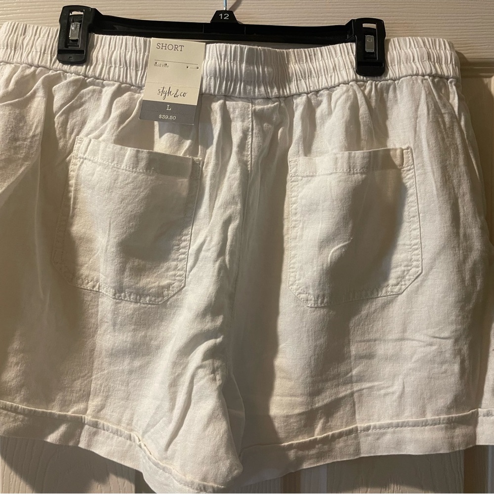 Style & Co never been worn comfy white shorts size large